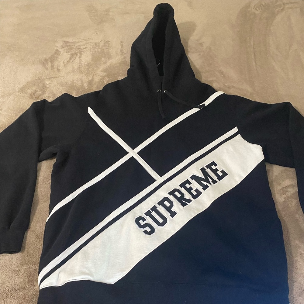 Supreme hoodie